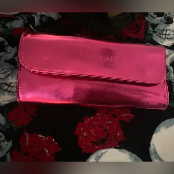 BH Cosmetics Other - BH Cosmetics Brush Holder
Color FUSHIA Holds 14 Brushes